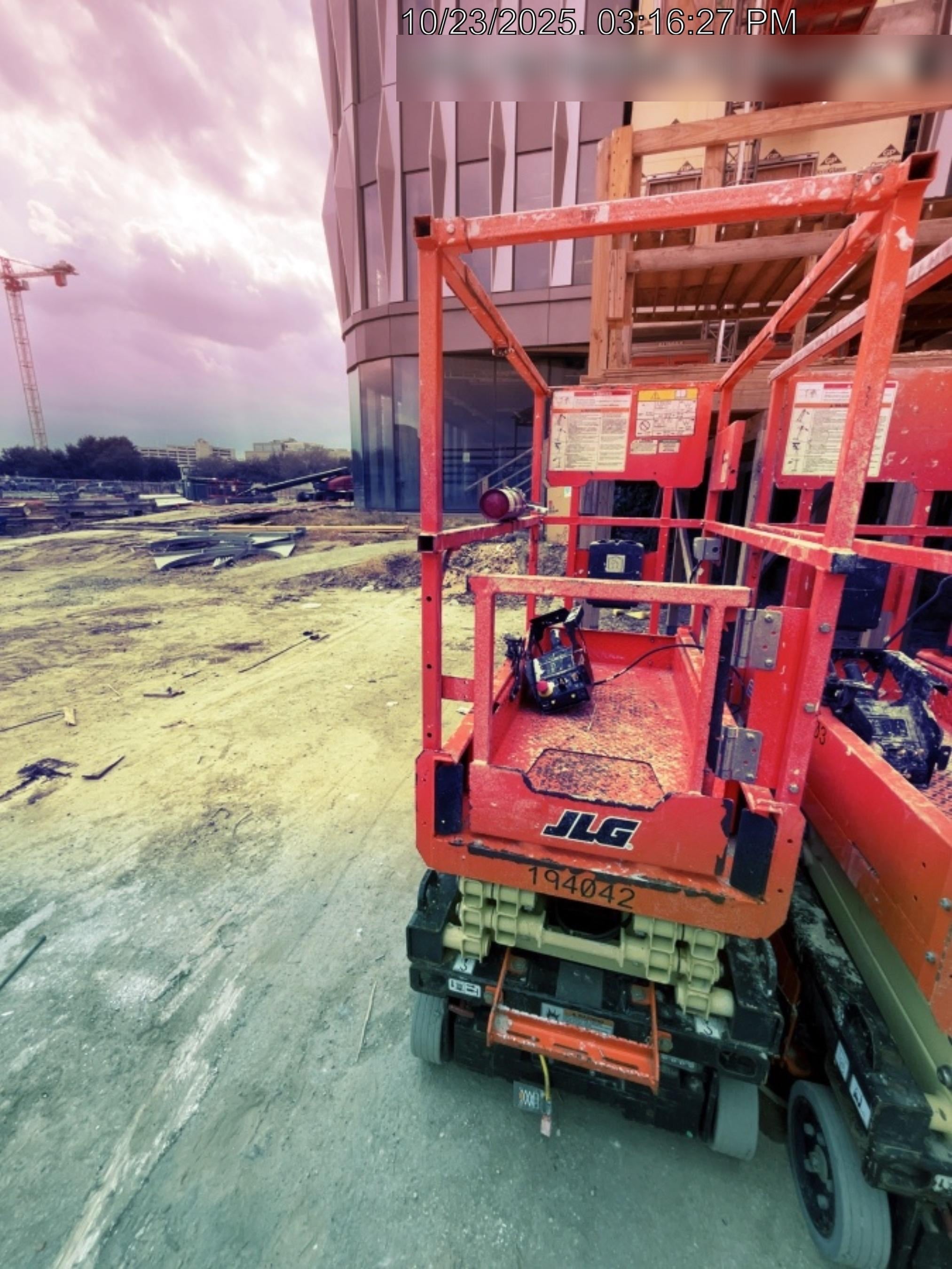 2021 JLG ES1330L
