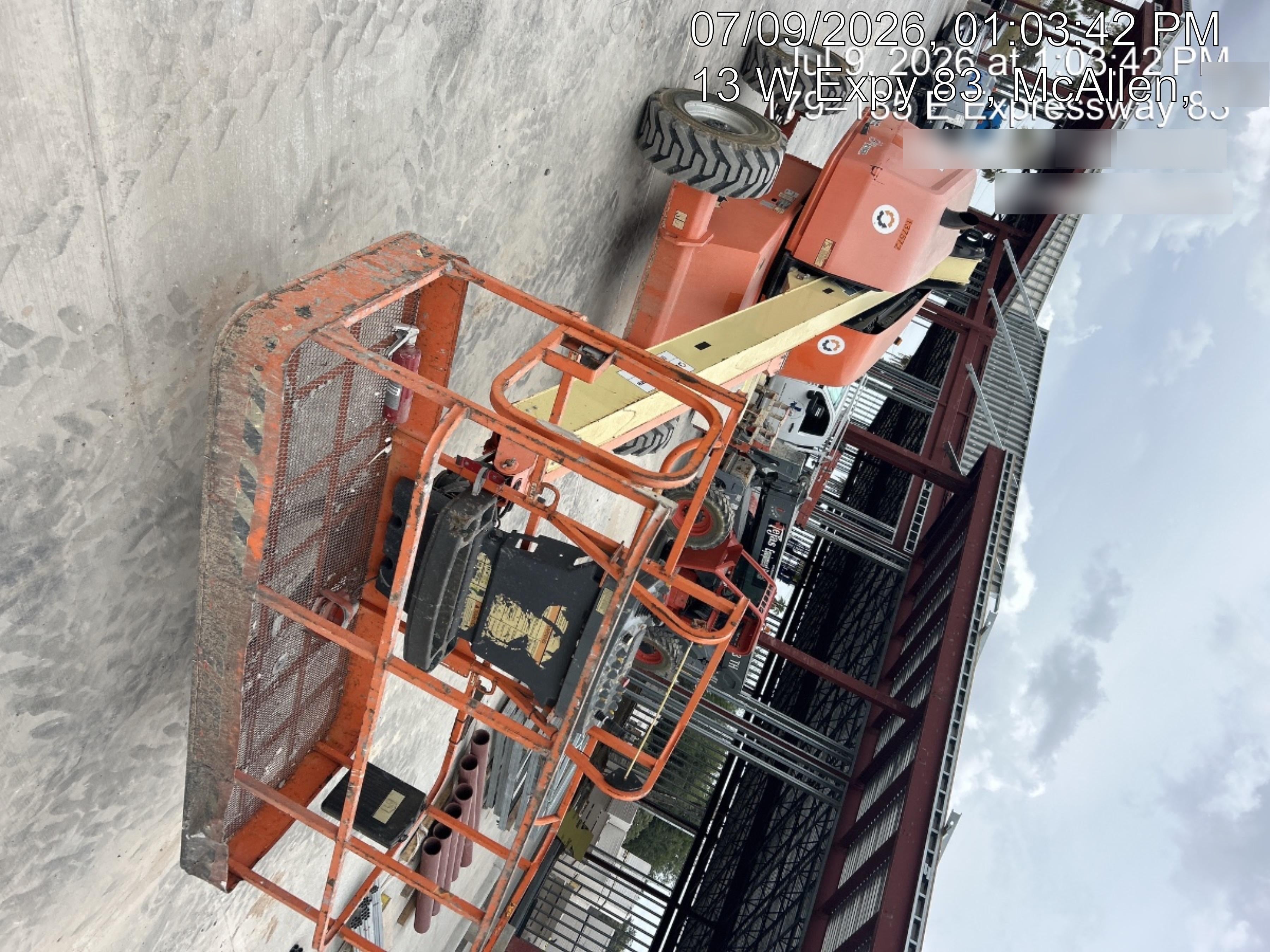 2021 JLG 400S