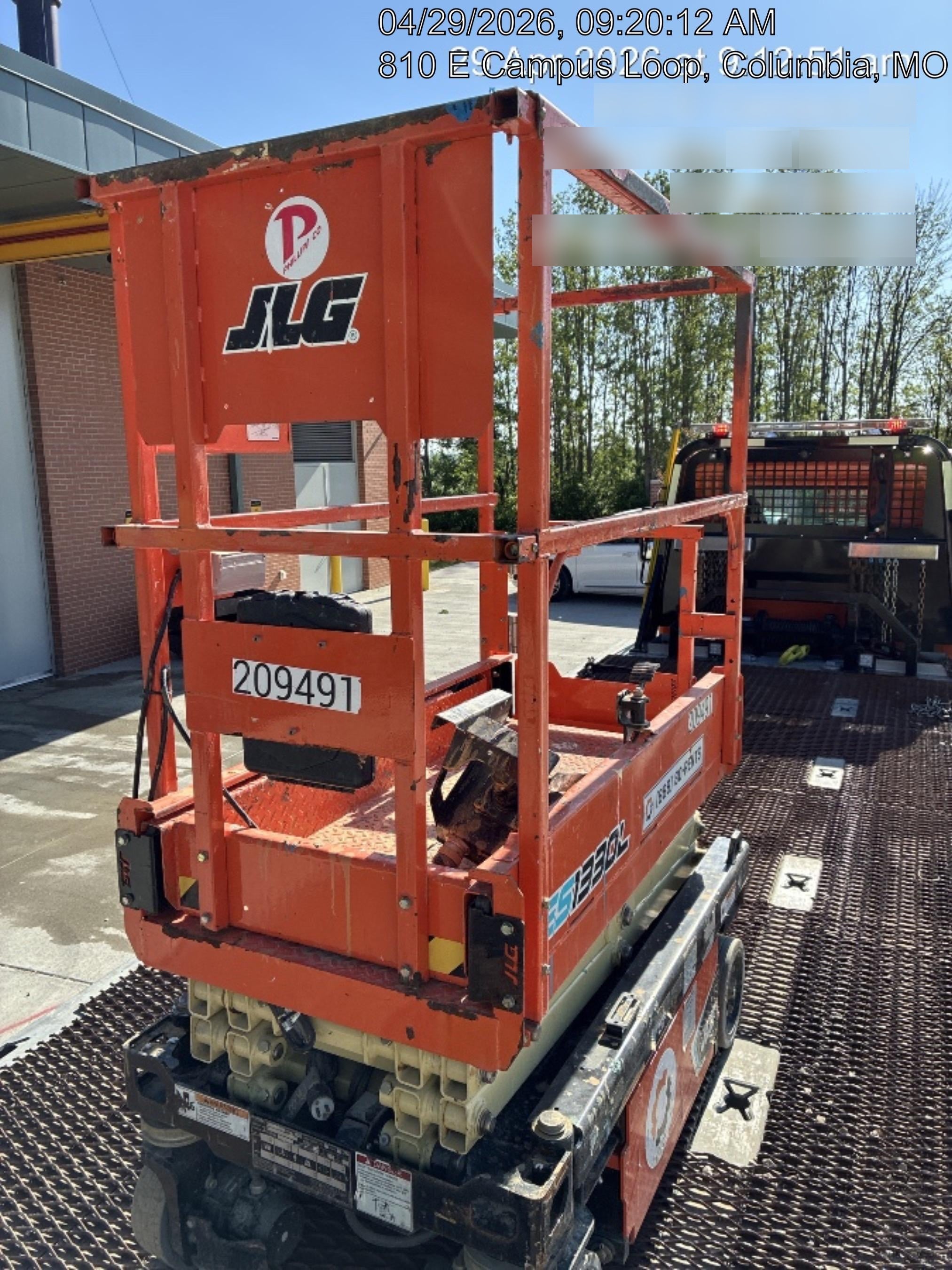 2022 JLG ES1330L