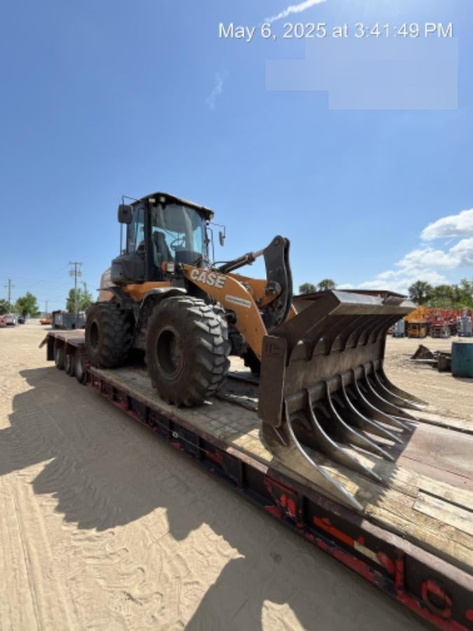 2022 CASE 621G