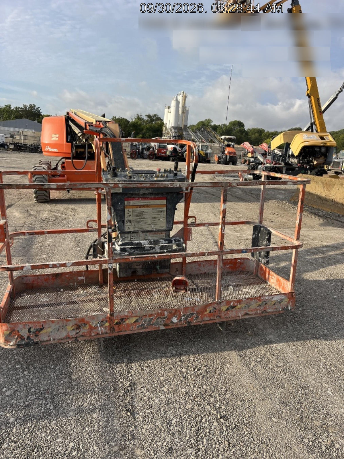 2022 JLG 660SJ
