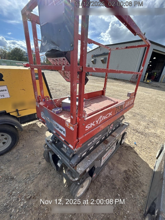 2018 Skyjack SJIII-3219 Skyjack SJIII3219 Scissor Lift w/Trojan Batteries