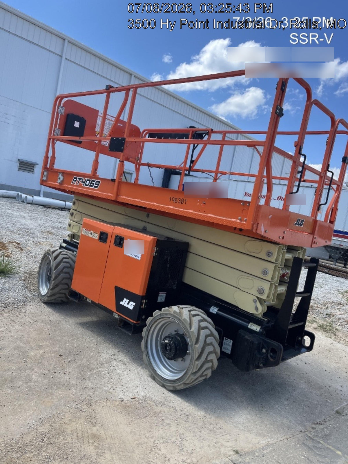 2021 JLG RT4069