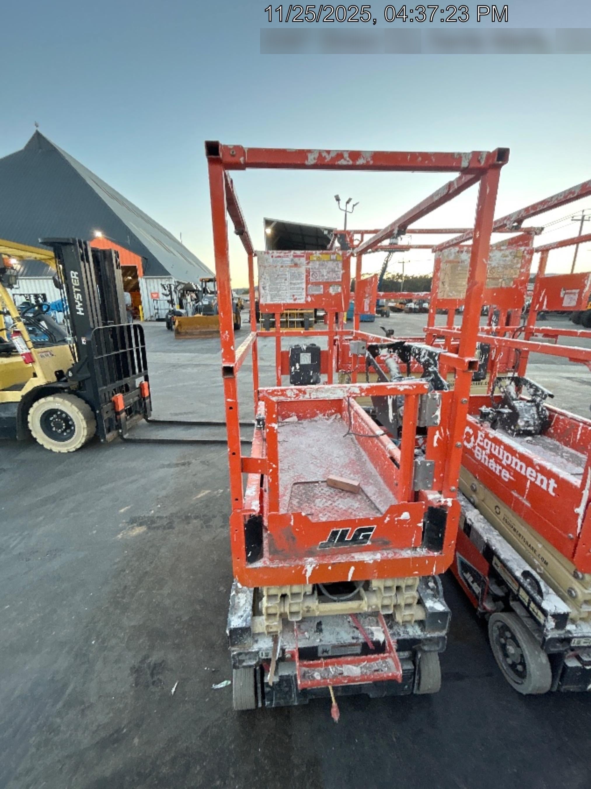2021 JLG ES1330L
