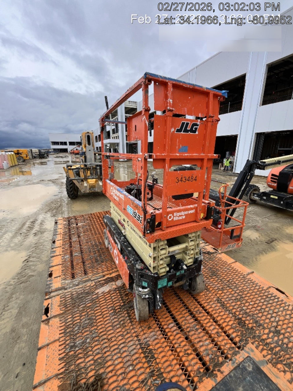 2023 JLG ES1932
