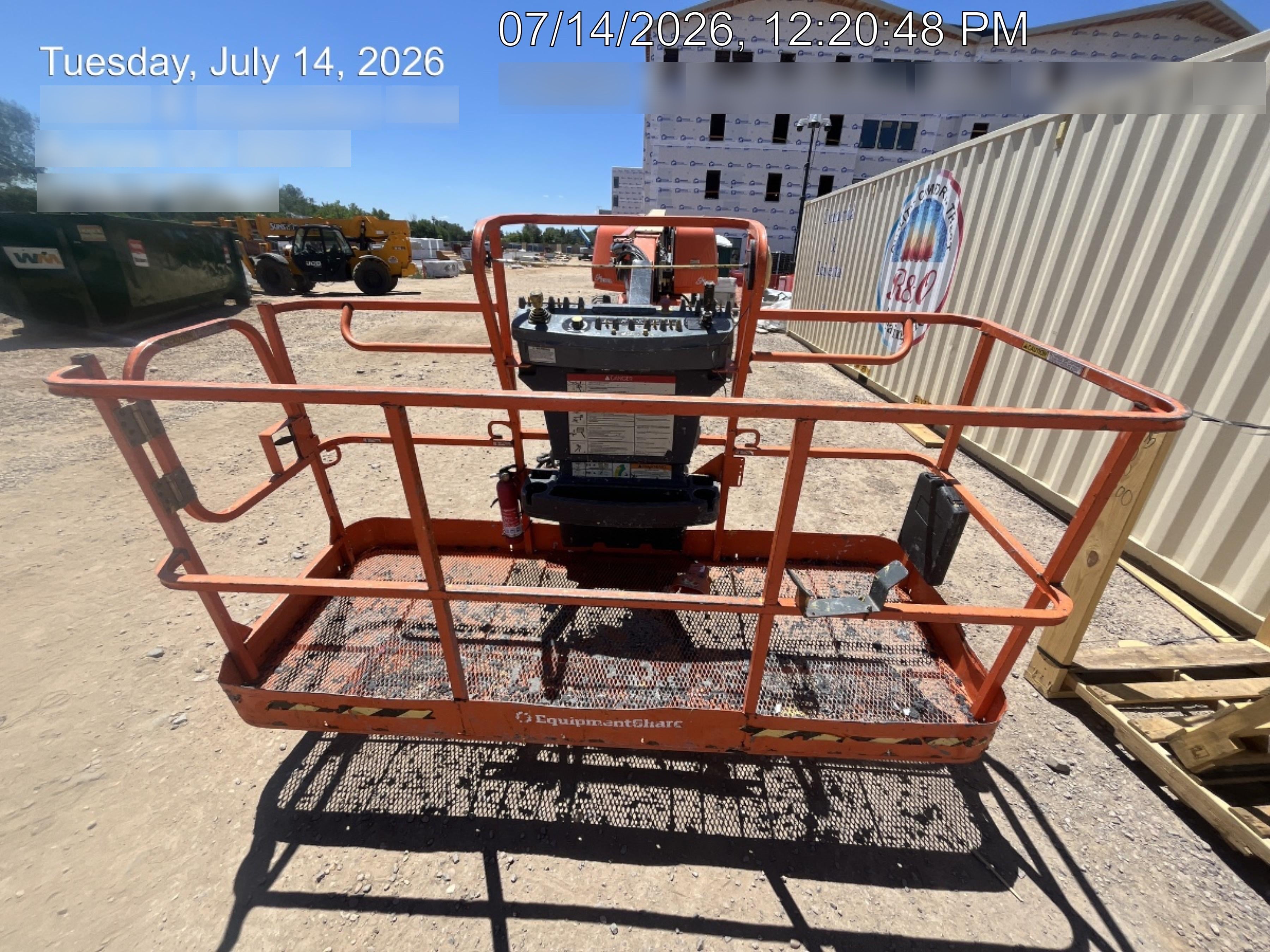 2022 JLG 660SJ