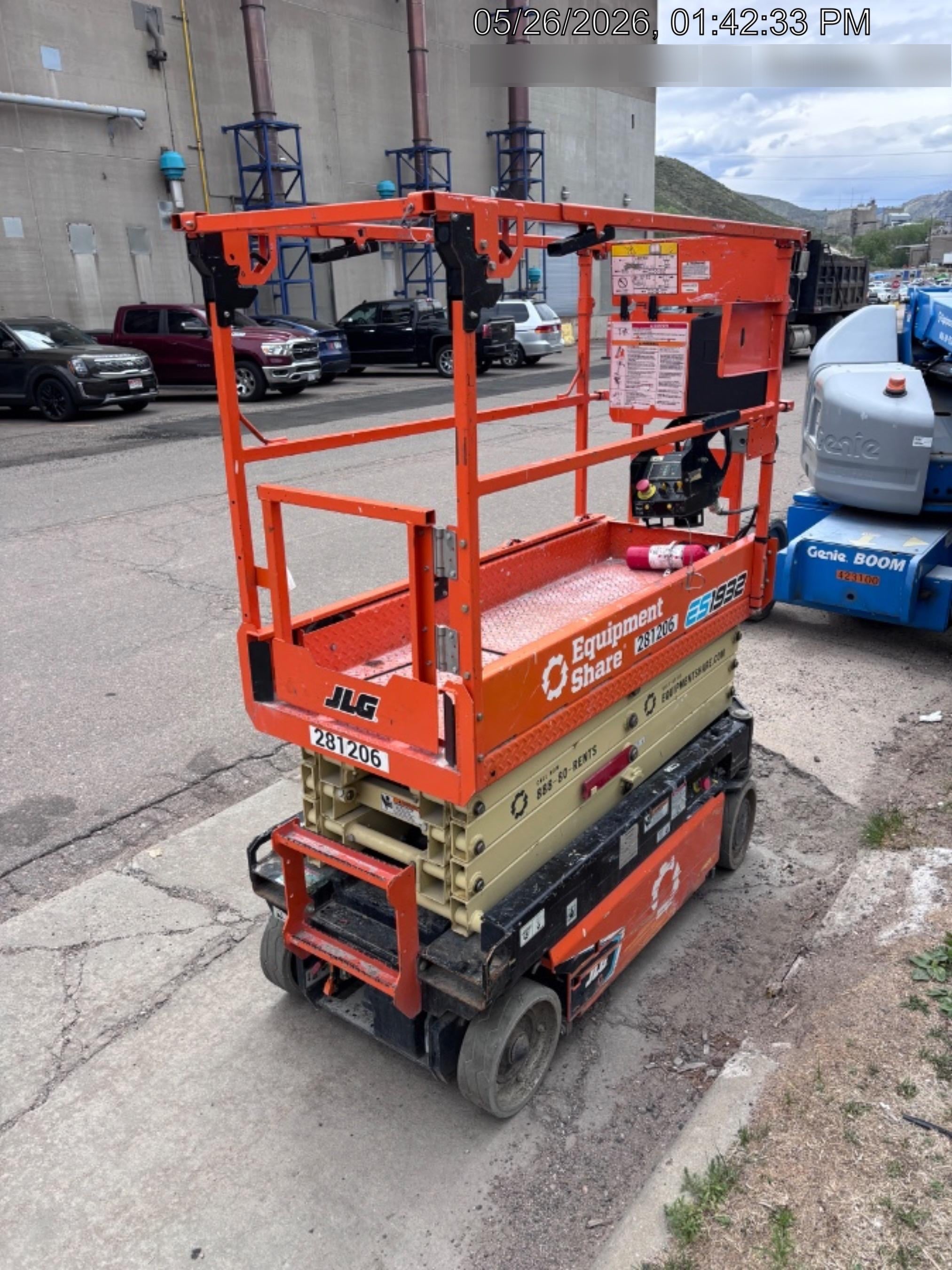 2022 JLG ES1932