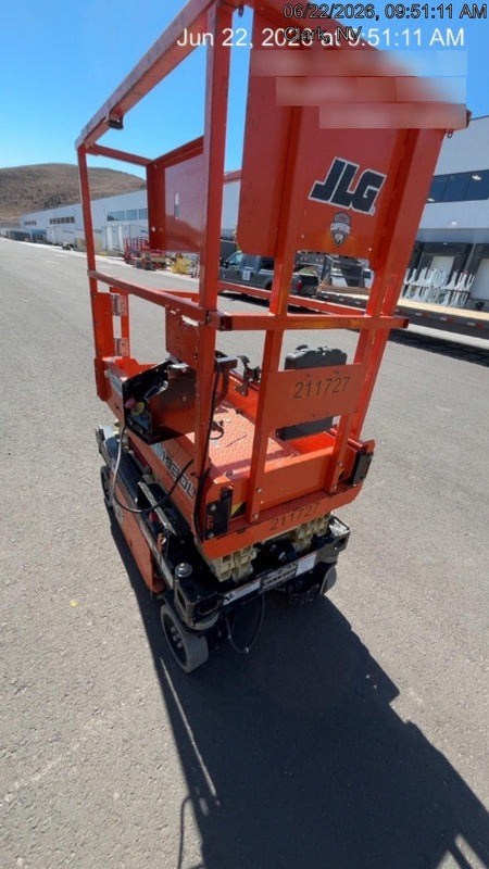 2022 JLG ES1330L