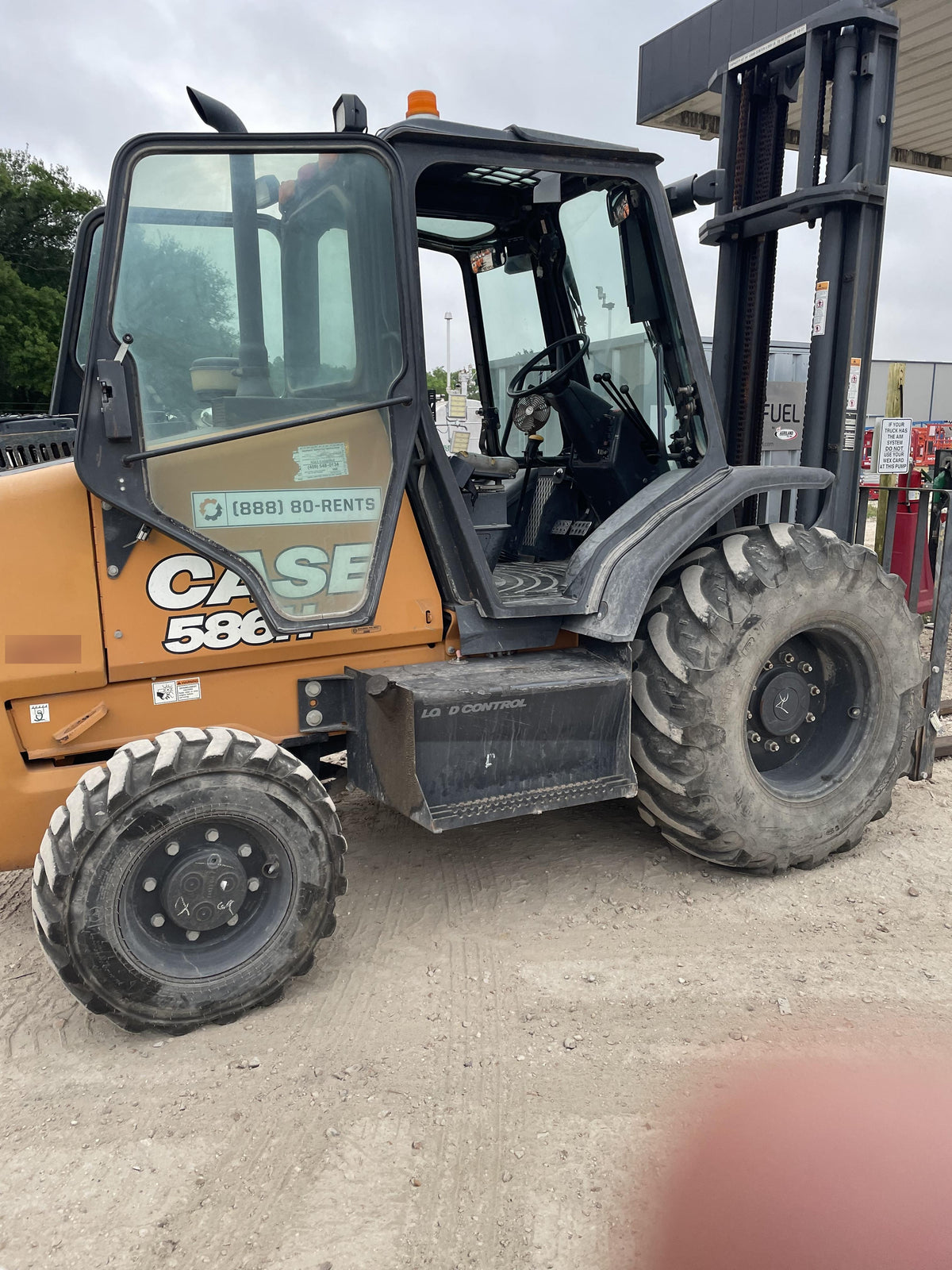 2020 CASE 586H