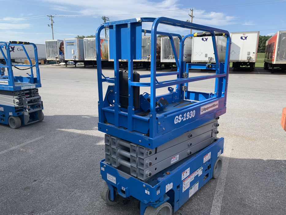 2020 Genie GS-1930 Solid Non Marking Tires, Beacon, Folding rails with half height swing gate