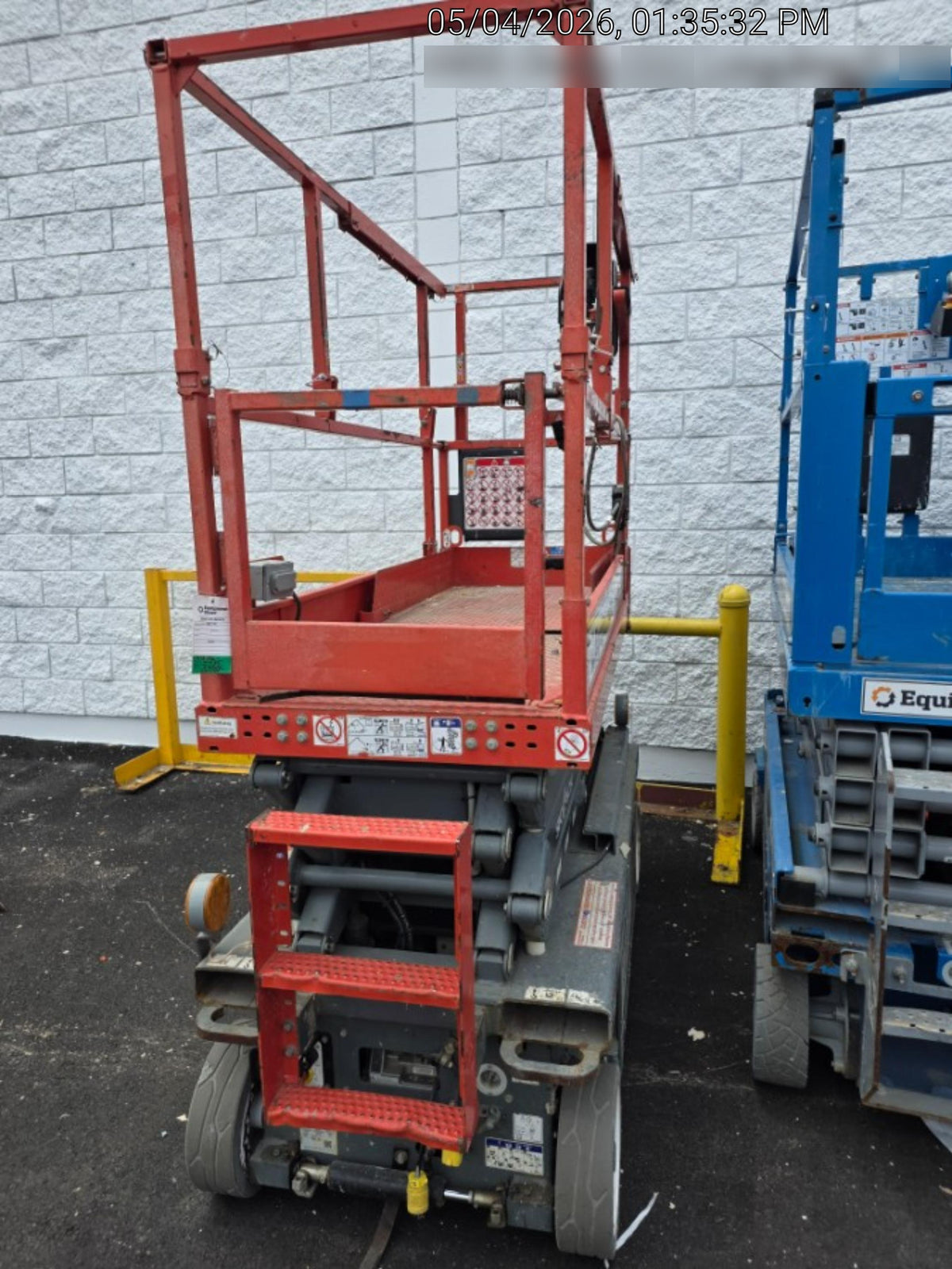 2020 Skyjack SJIII-3219 Solid NM Tires, Half height spring hinged entry gate, Dual Beacons, 800W Inverter