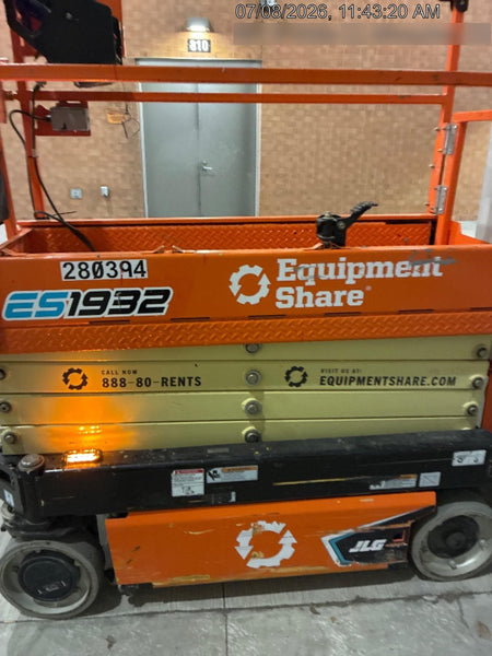 2022 JLG ES1932