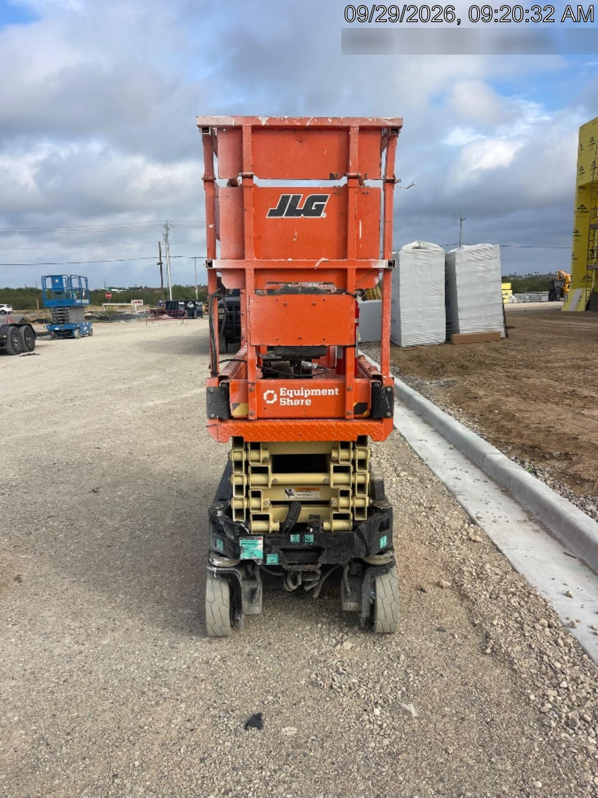 2025 JLG ES1932