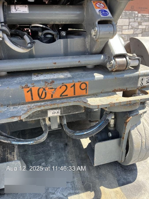 2020 Skyjack SJIII-3219 Solid NM Tires, Half height spring hinged entry gate, Dual Beacons, 800W Inverter