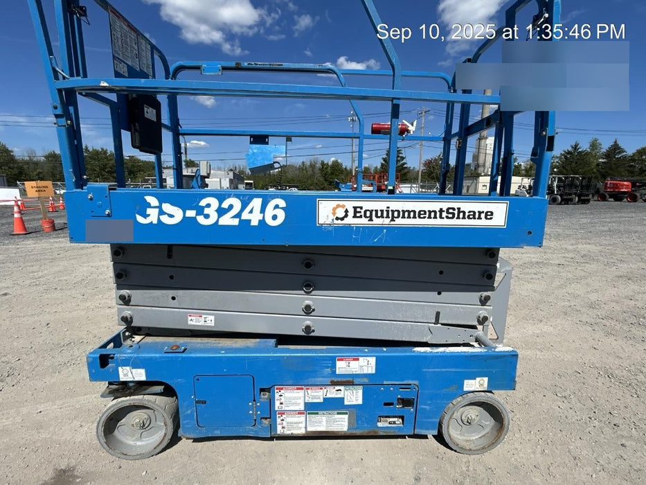 2019 Genie GS-3246 Folding rails with full height swing gate