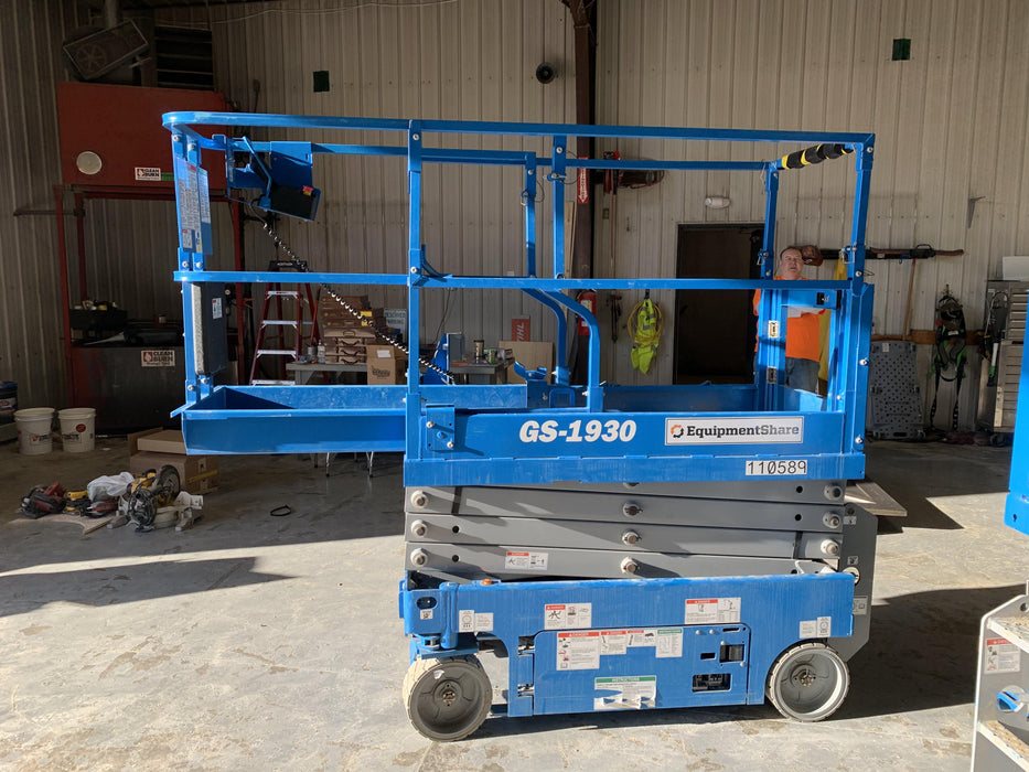2020 Genie GS-1930 Solid Non Marking Tires, Beacon, Folding rails with half height swing gate