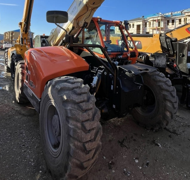 2023 JLG 1732