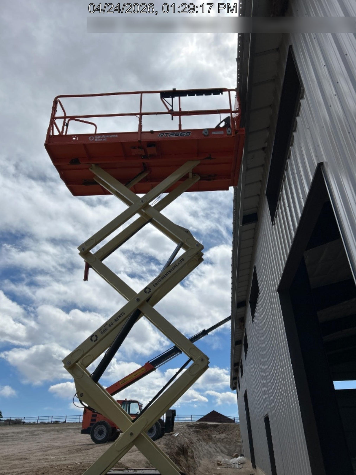 2022 JLG RT2669