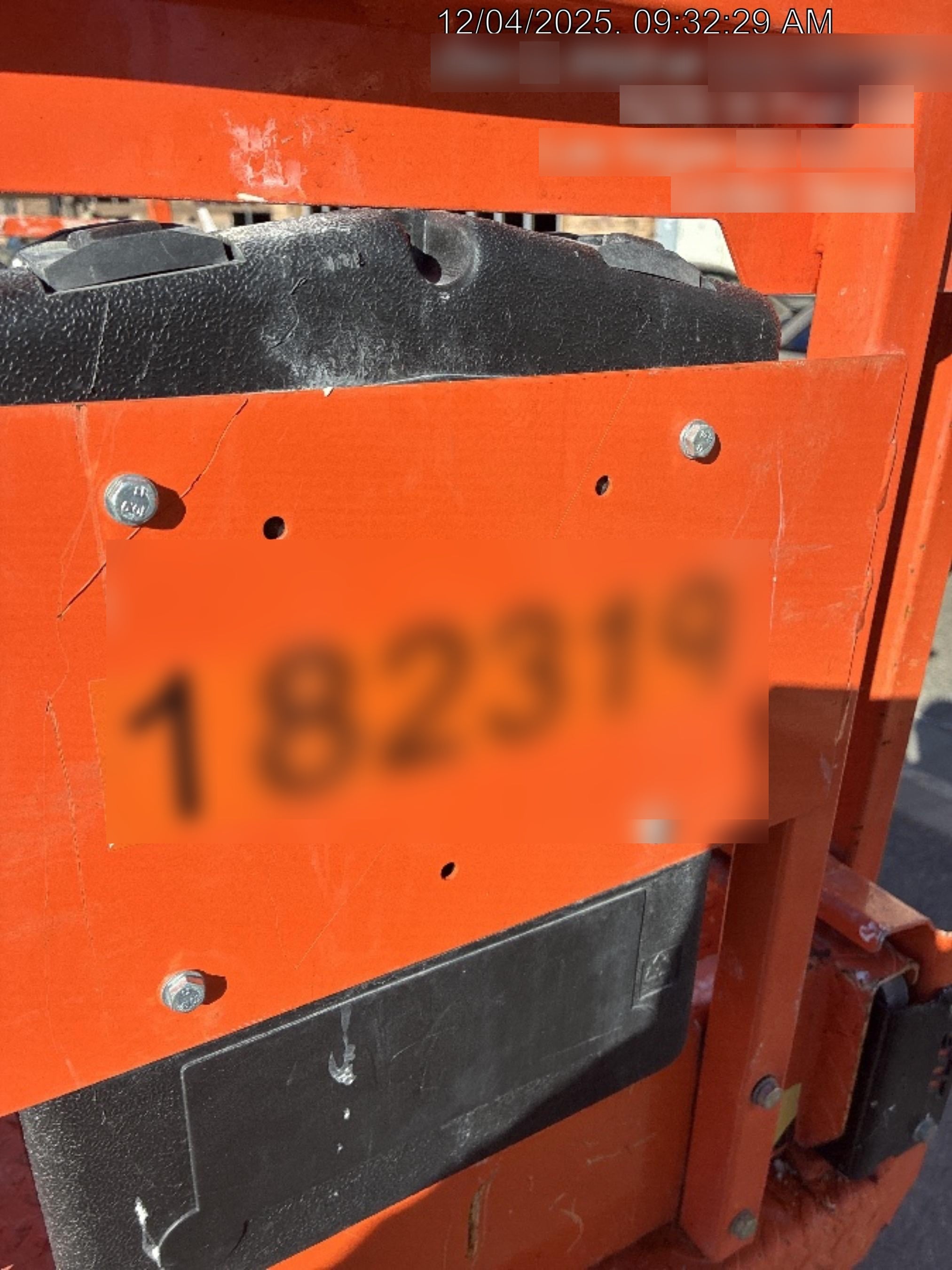 2021 JLG ES1932