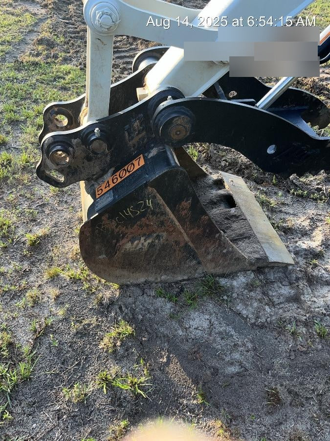2025 TAKEUCHI 24" Bucket Takeuchi