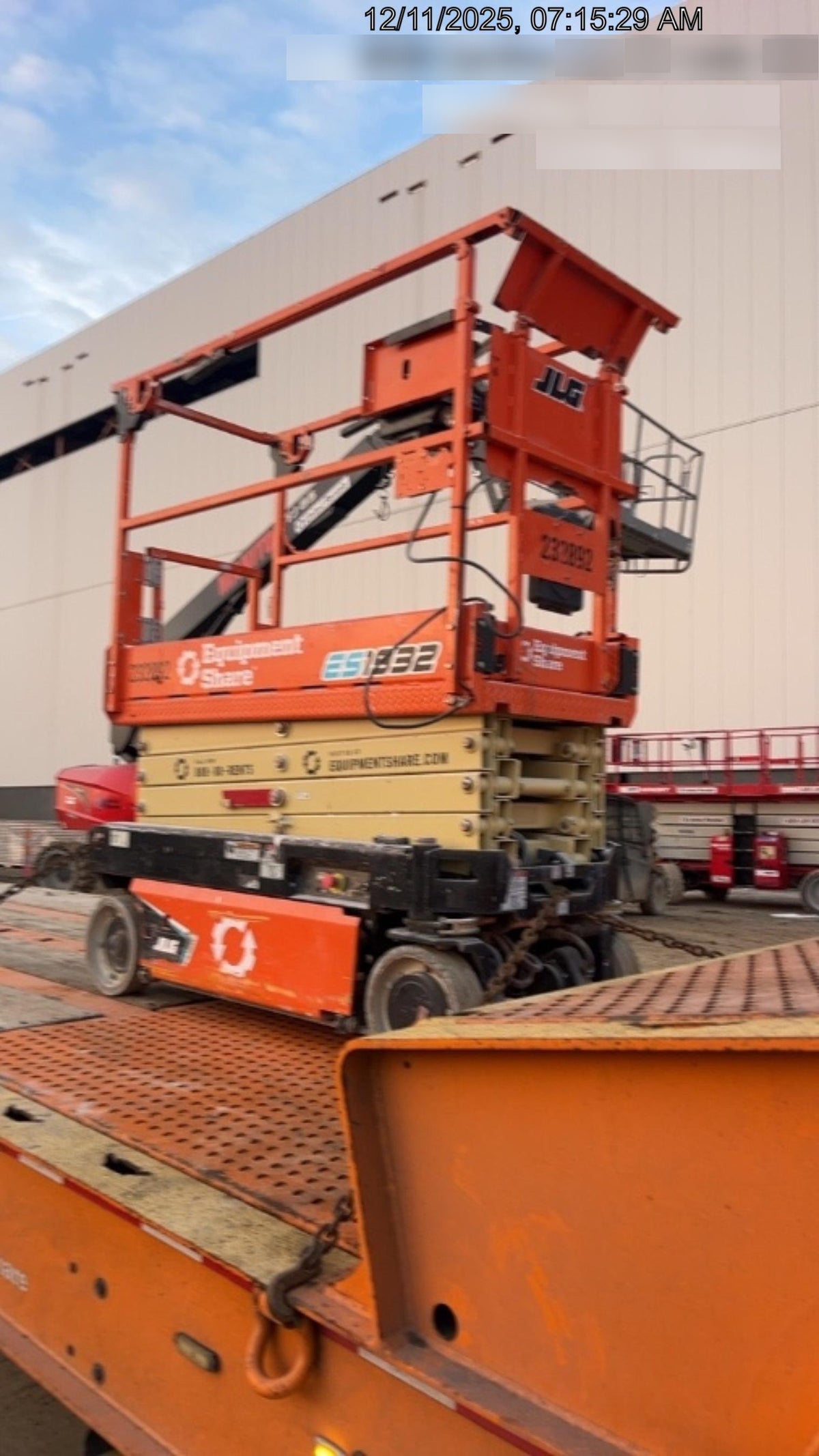 2022 JLG ES1932