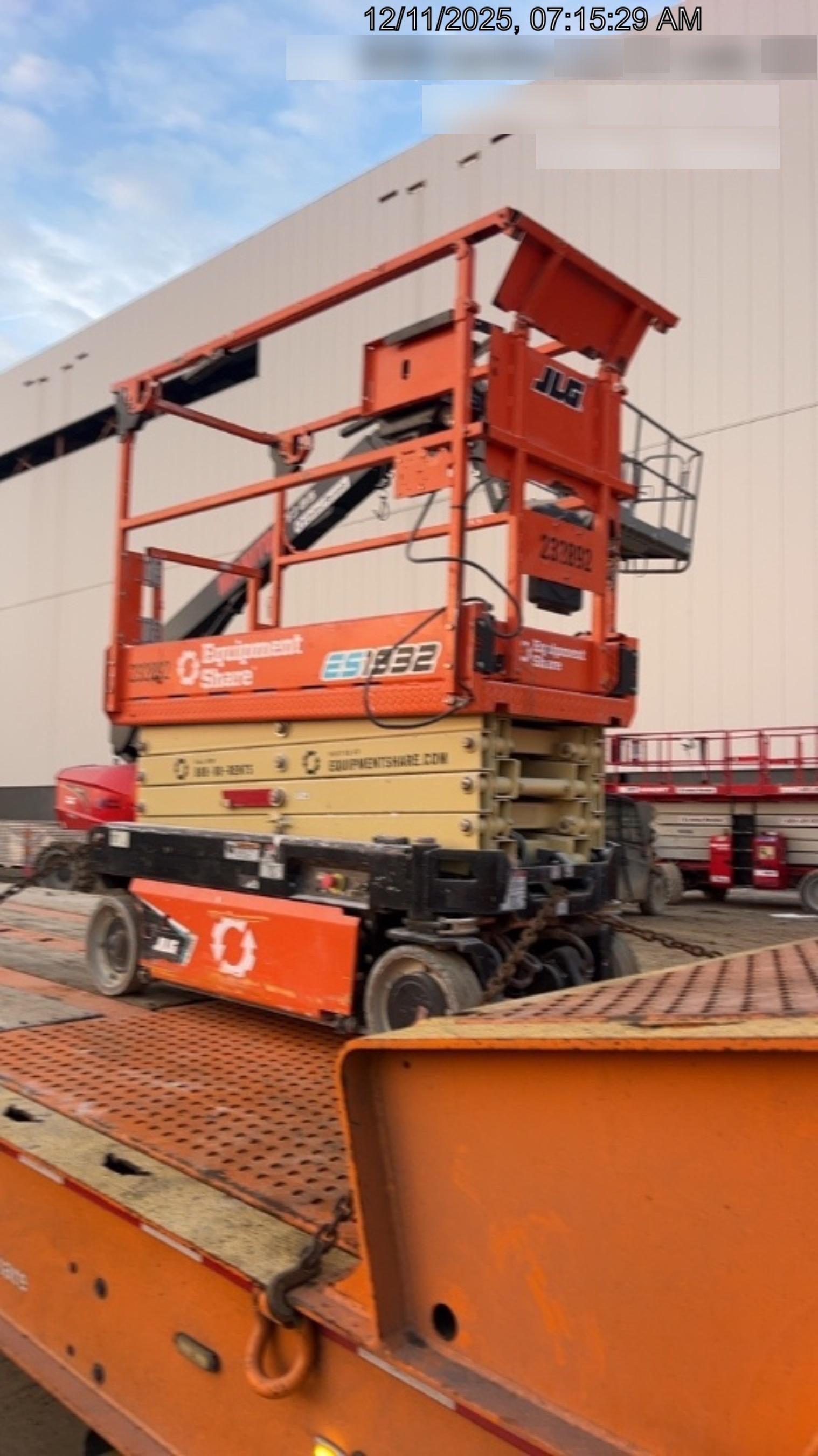 2022 JLG ES1932