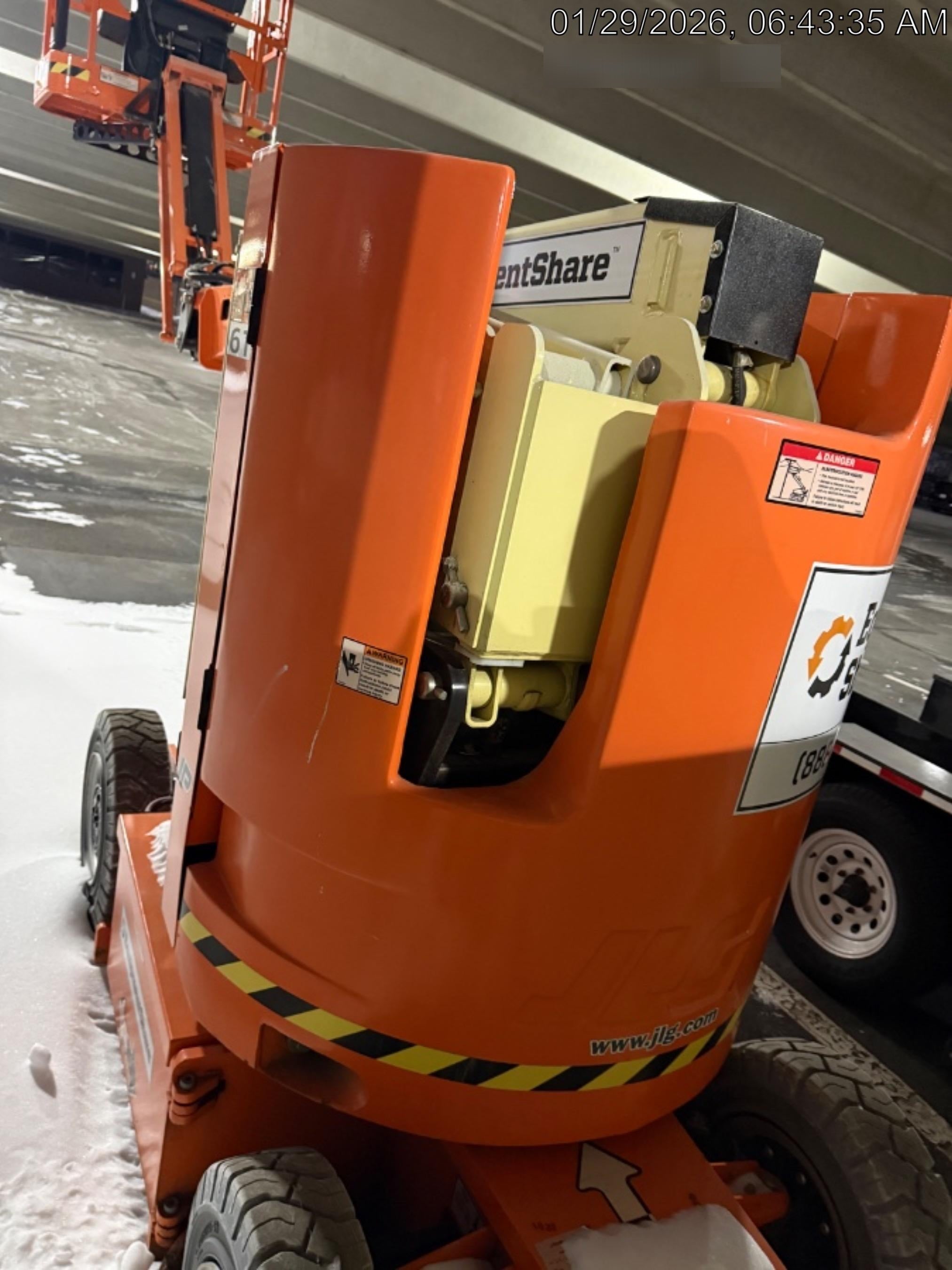 2022 JLG E300AJP