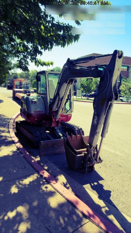 2023 TAKEUCHI TB250-2CR