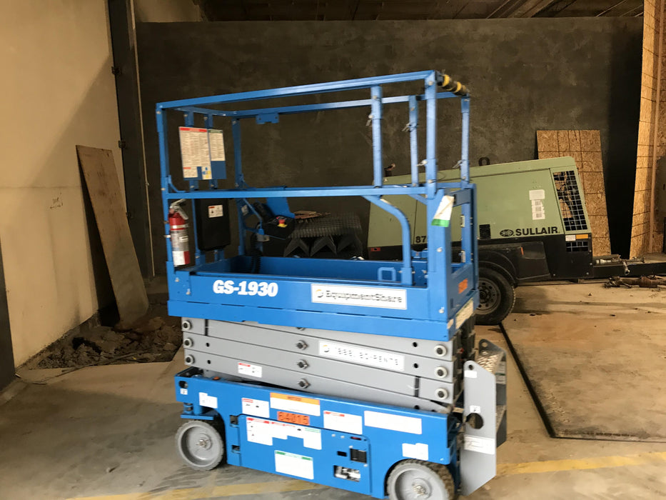 2020 Genie GS-1930 Solid Non Marking Tires, Beacon, Folding rails with half height swing gate