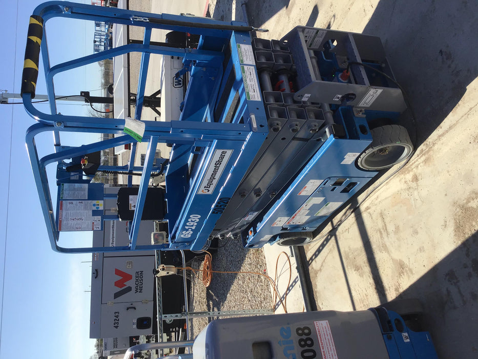 2019 Genie GS-1930 Fixed Rails with Chain Entry