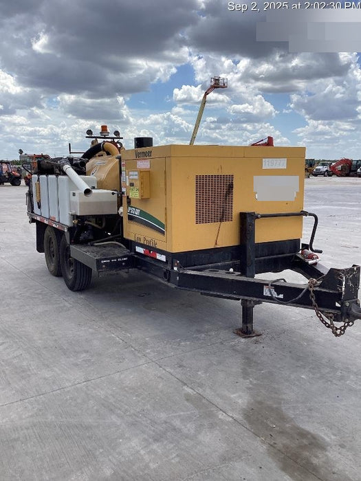 2020 Vac-Tron LP573XDT 24 HP Kohler Diesel Engine (Tier 4 Final), Includes 500 Gallon Debris Tank w/ Hydraulic Tilt, two (2) 100 Gallon Water Tanks, Low Profile Torsion Axles (12,000 GVWR), Manual Jack