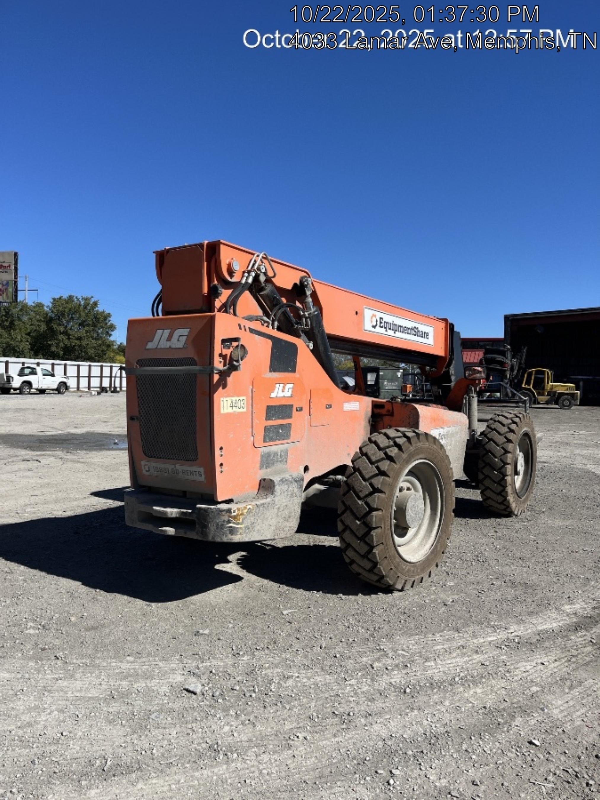 2020 Skytrak 8042 74 Hp, FF Tires, Work Lights, Beacon, Aux Hydraulics, Back up Alarm, Lifting Eye, ES Decals