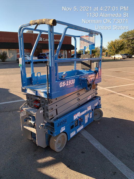 2019 Genie GS-1930 Fixed rails with chain Entry