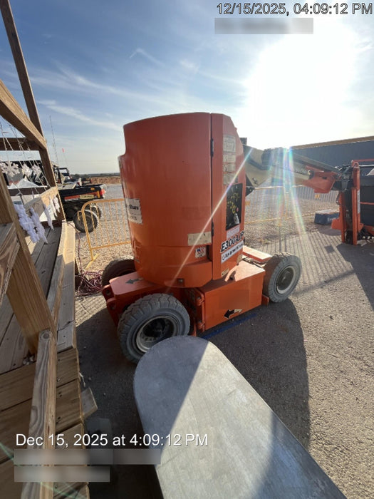 2019 JLG E300AJP
