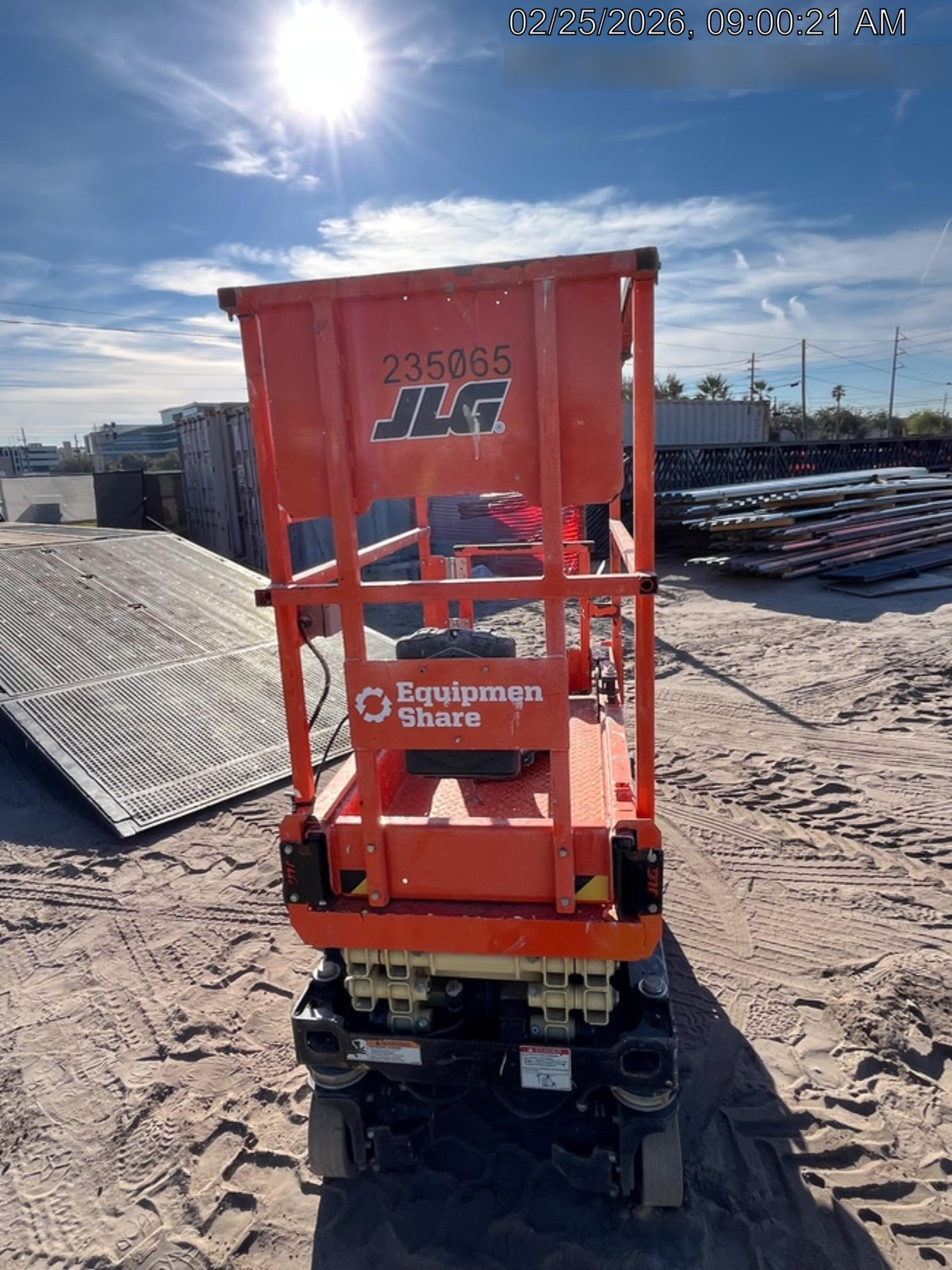2022 JLG ES1330L