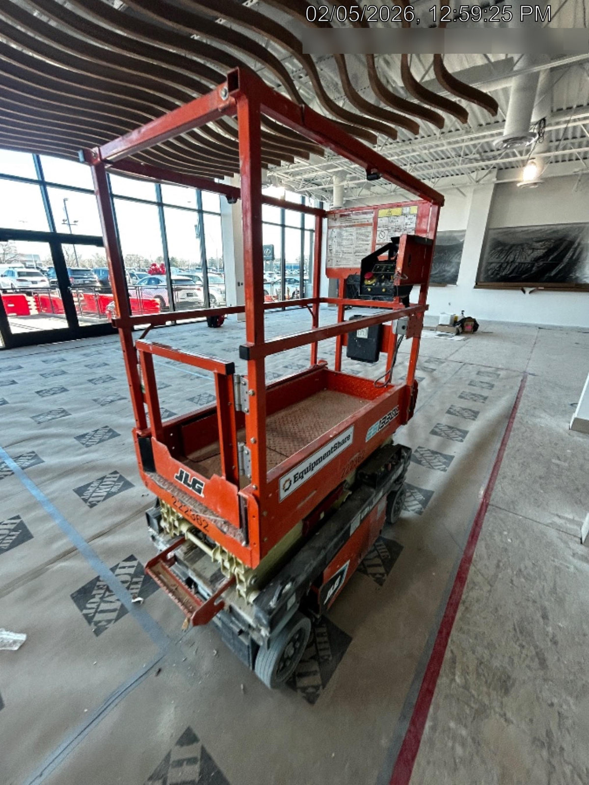 2022 JLG ES1330L