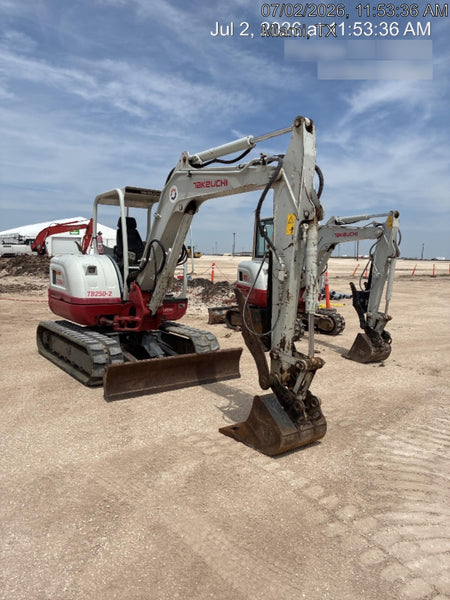 2021 TAKEUCHI TB250-2