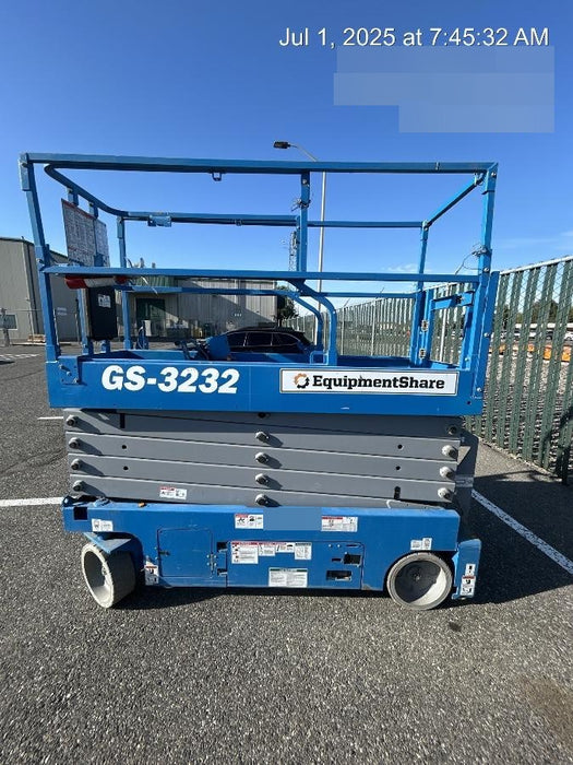 2020 Genie GS-3232 Standard, Folding half height swing gate, 800W Inverter