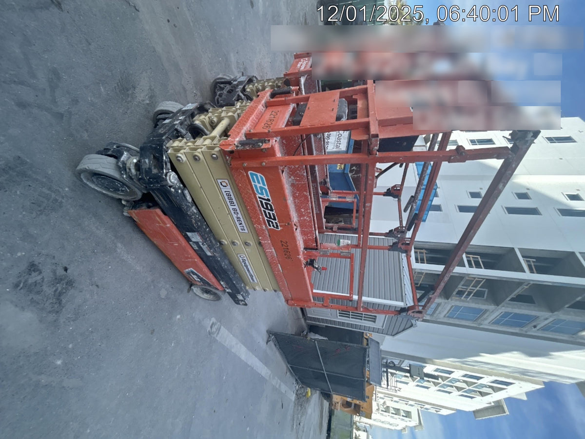 2022 JLG ES1932