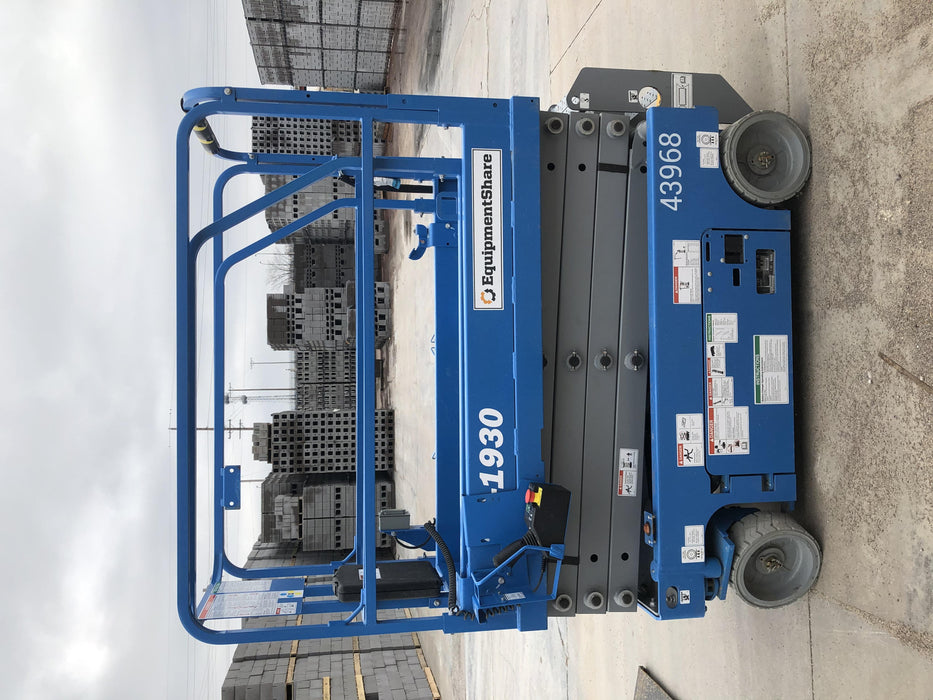 2019 Genie GS-1930 Fixed rails with chain Entry