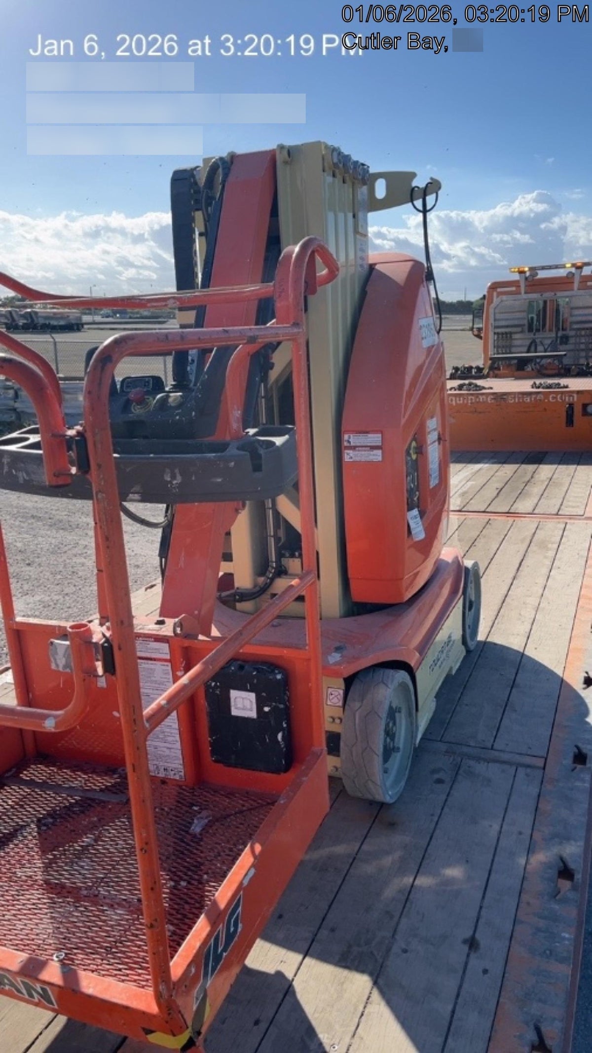 2022 JLG 26E