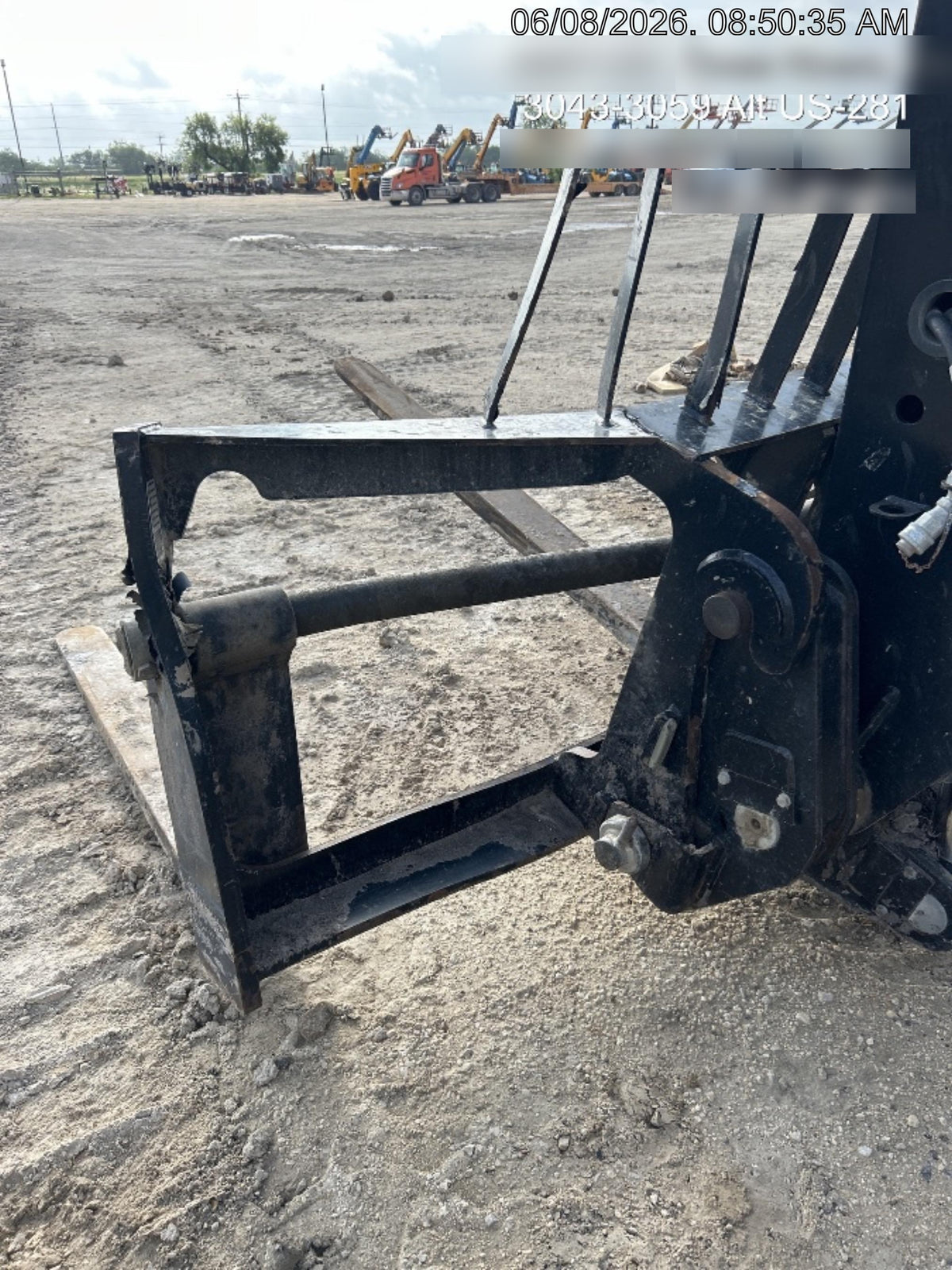 2023 JLG 1732