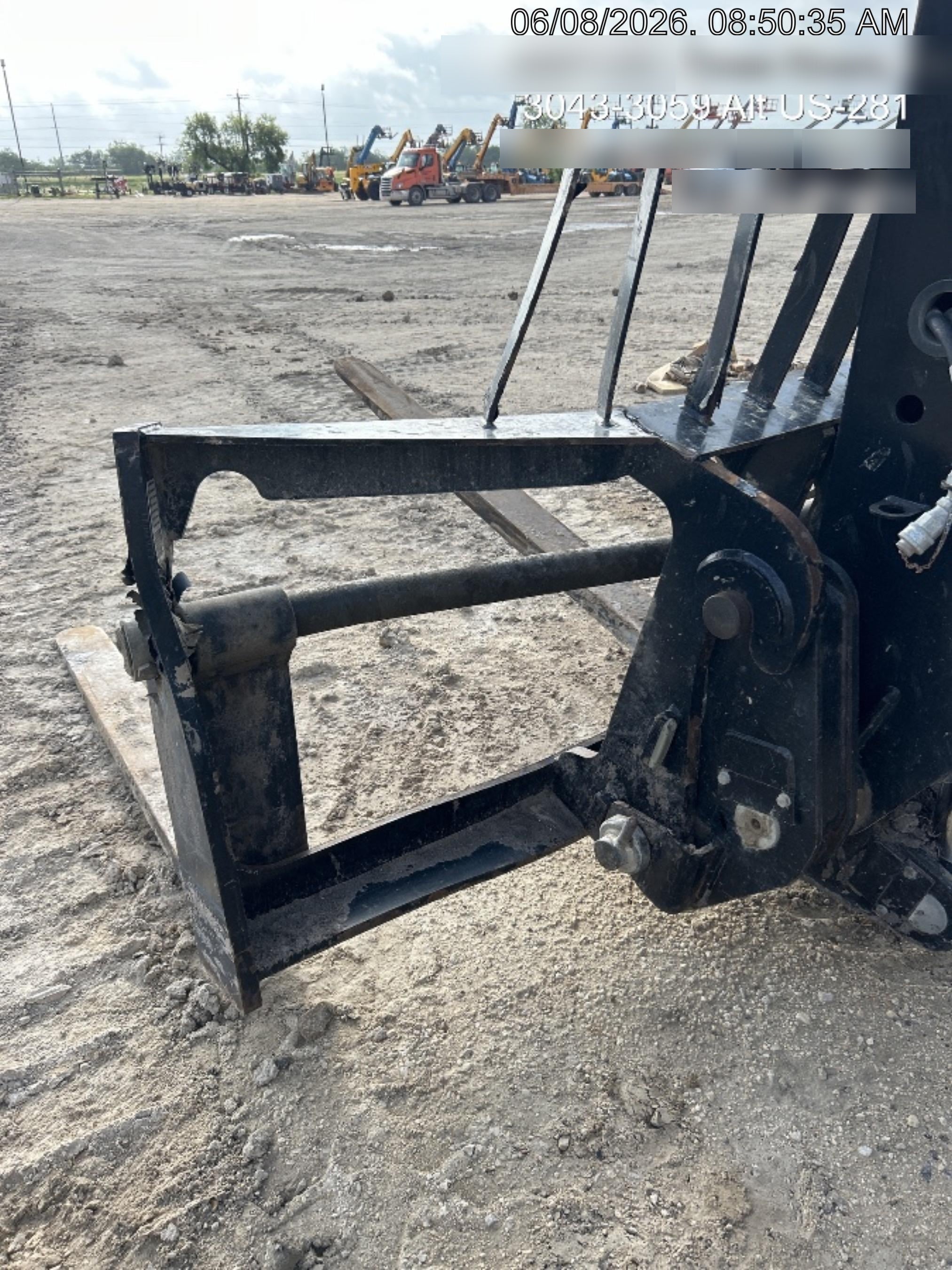 2023 JLG 1732