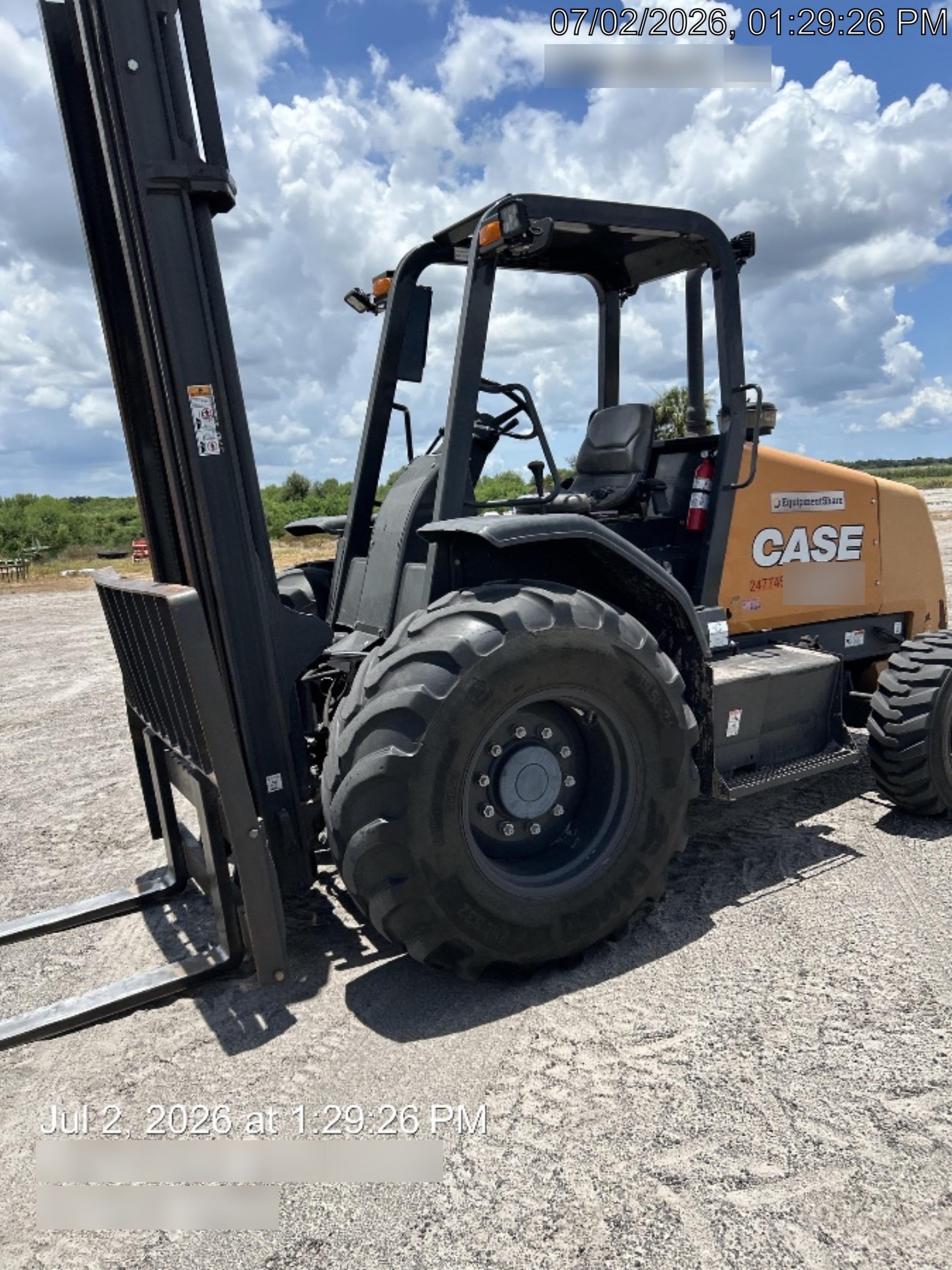2022 CASE 586H