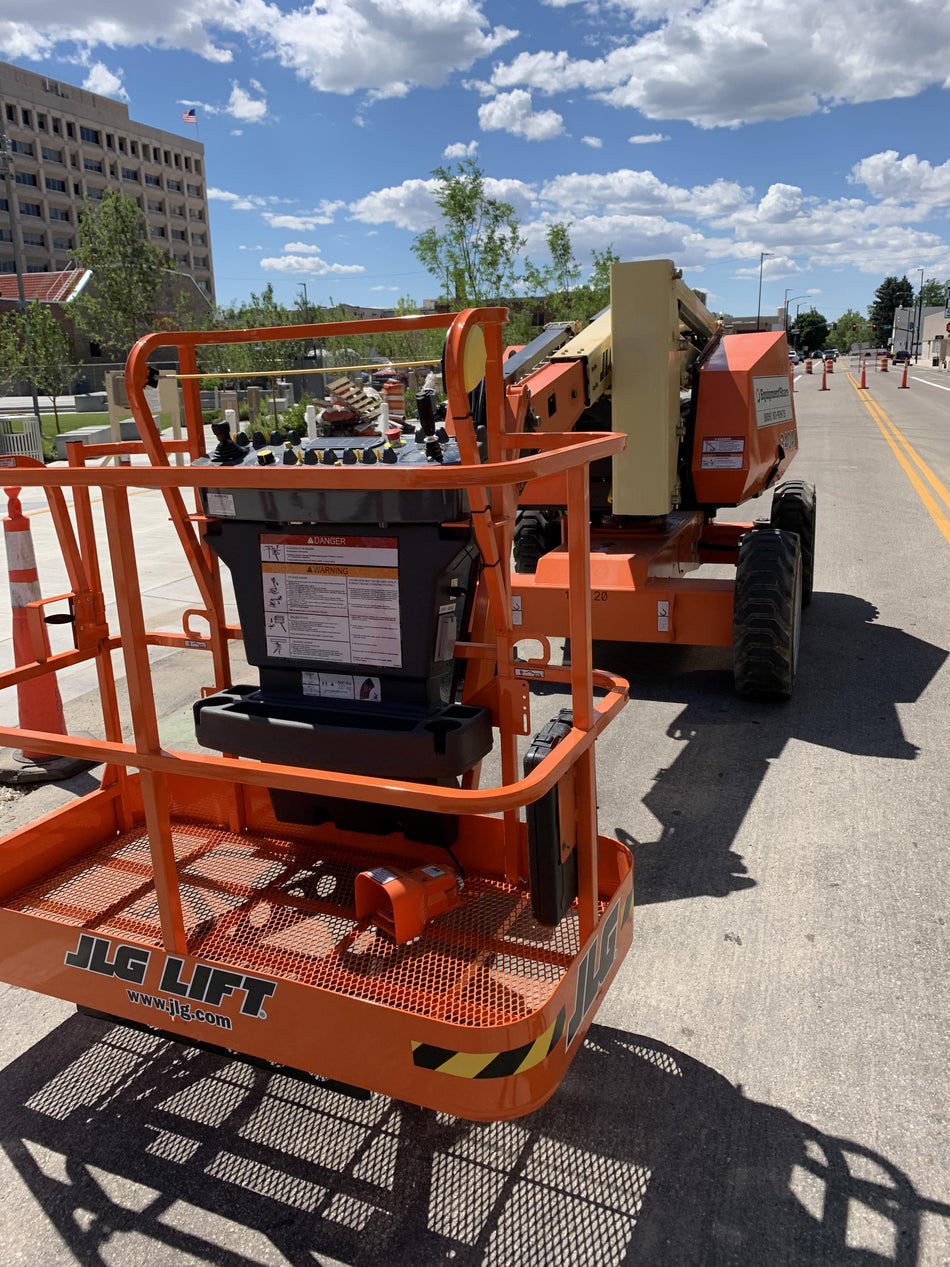 2021 JLG 340AJ