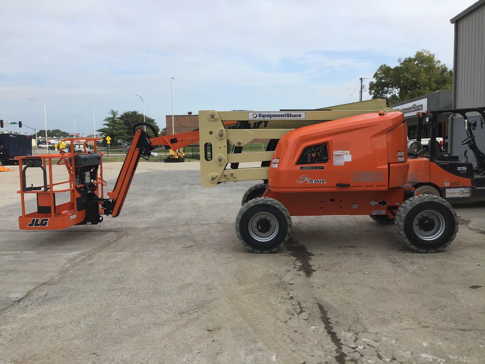 2019 JLG 450AJ