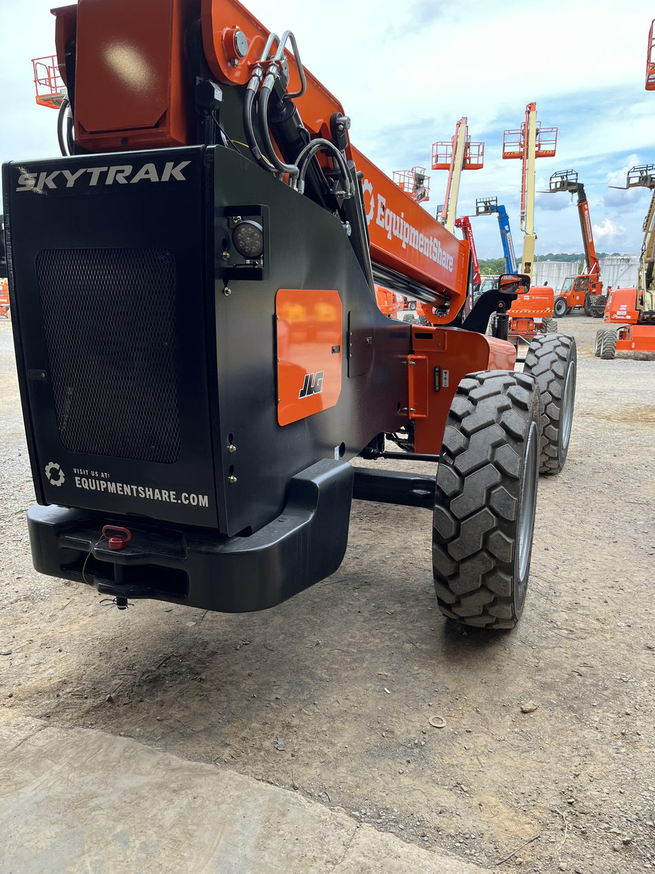 2023 SKYTRAK 8042