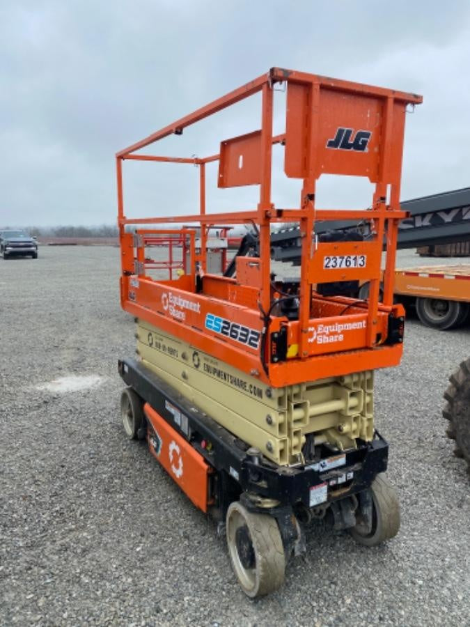 2022 JLG ES2632