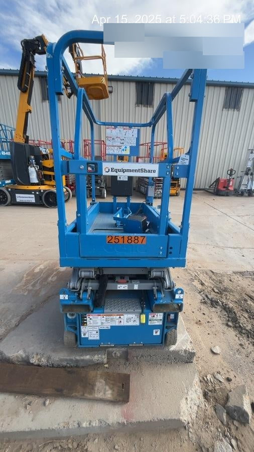 2022 GENIE GS-1432