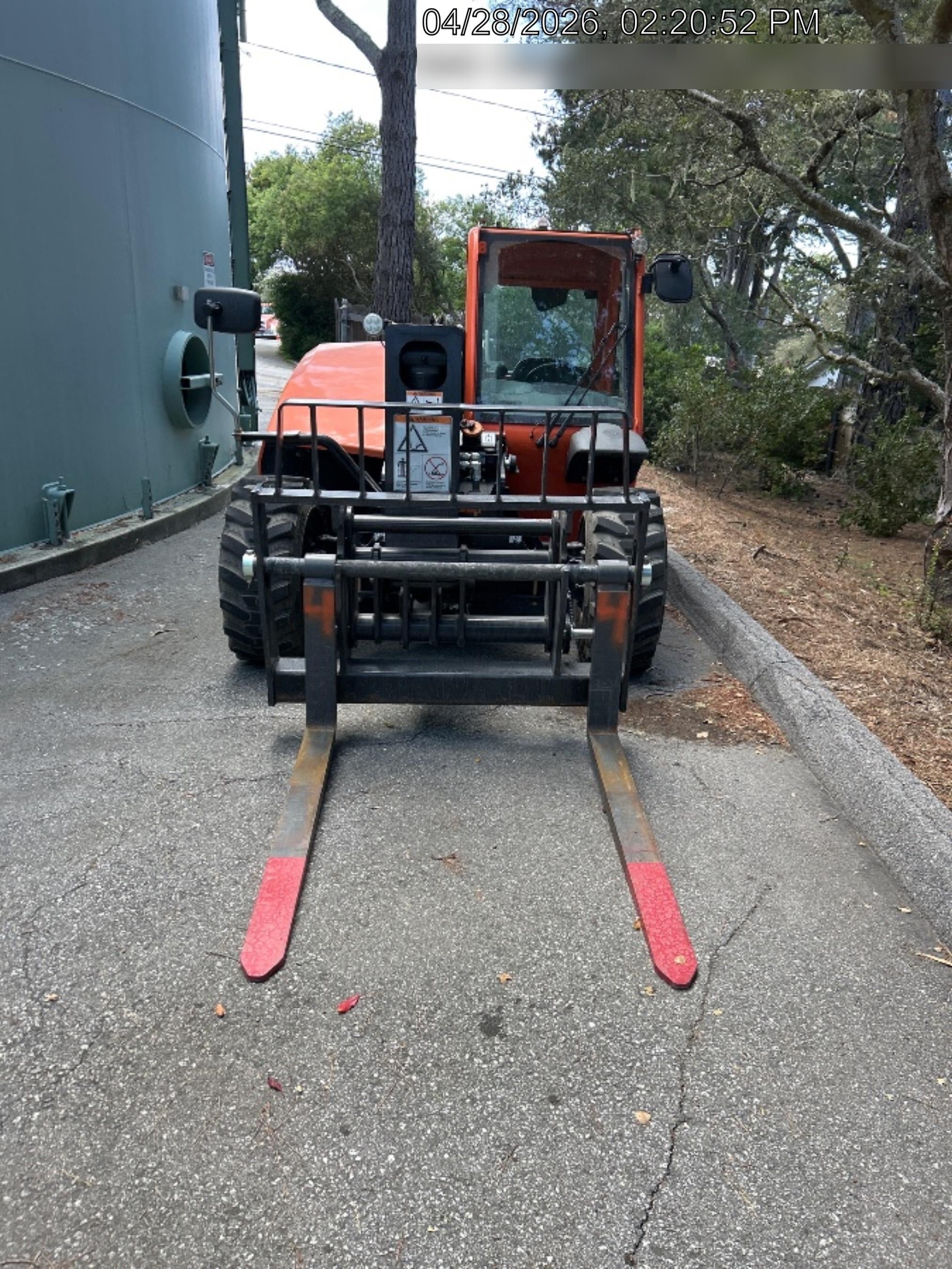 2025 JLG 519